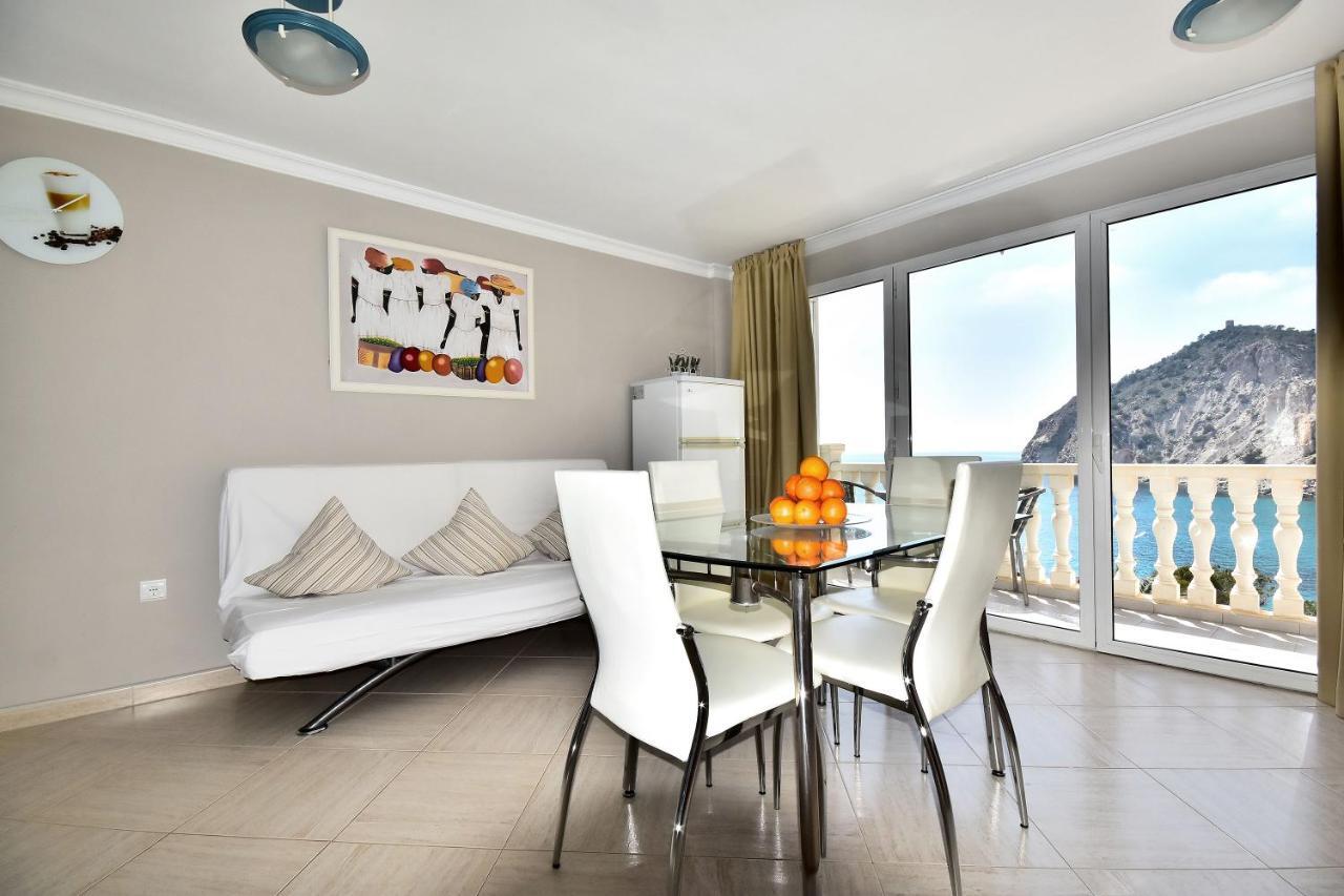 Aparthotel Ola Blanca กาลา เด ฟีเนสตรัต ภายนอก รูปภาพ